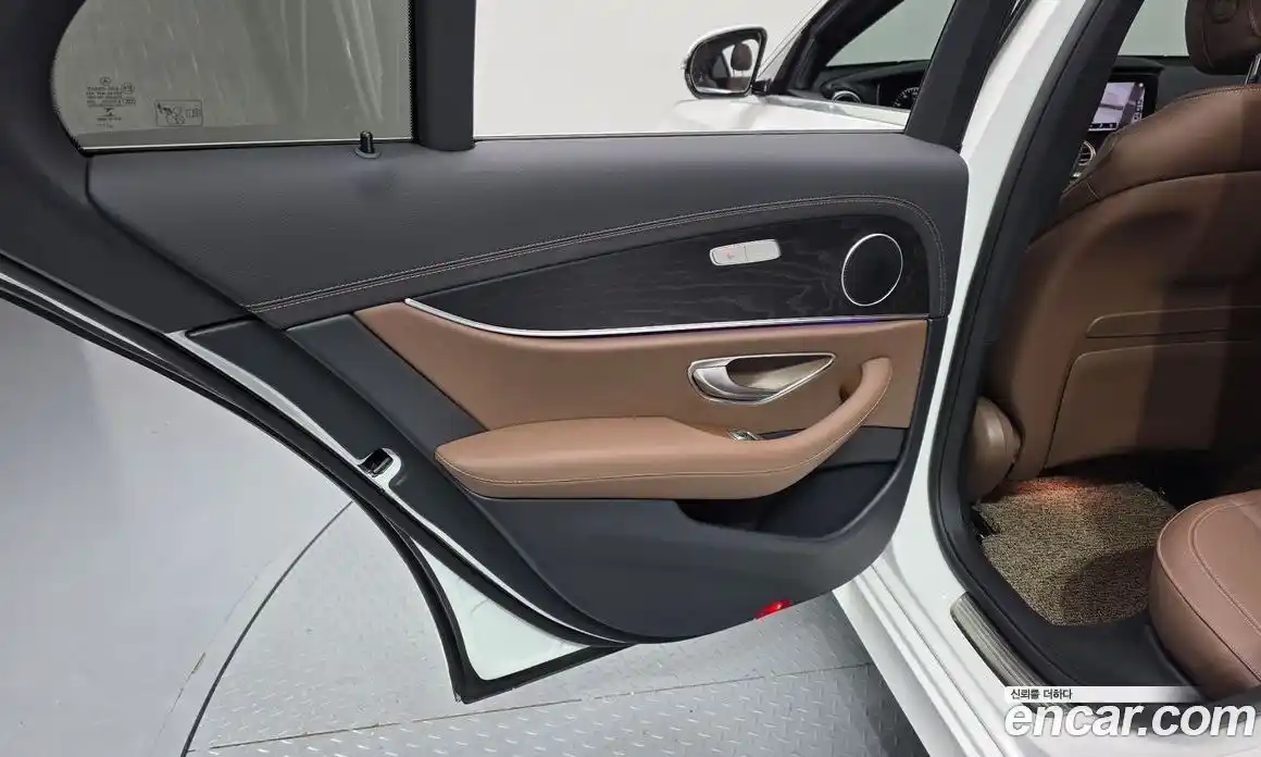 Mercedes-Benz E-Class 2023 2.0 гидро в Москве № 1690051, фото 15
