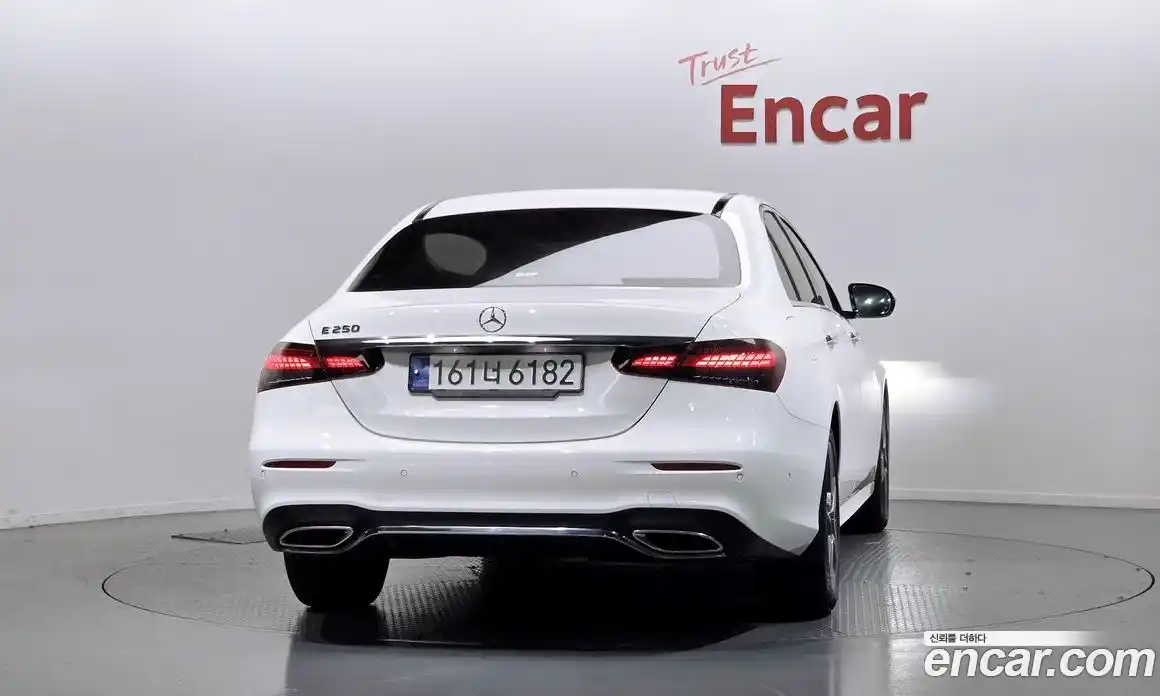 Mercedes-Benz E-Class 2023 2.0 гидро в Москве № 1690051, фото 4