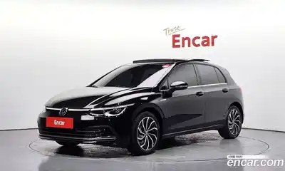 Volkswagen Golf, 2022