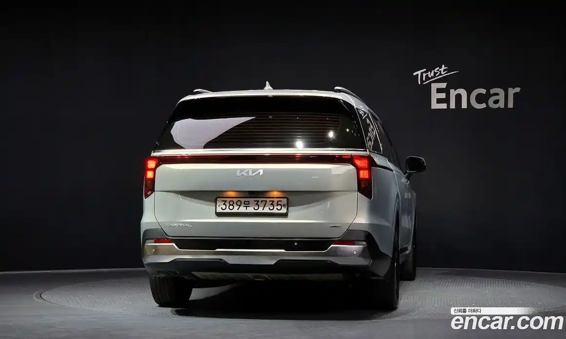 Kia Canival 2024 1.6 гидро в Москве № 1758581, фото 4