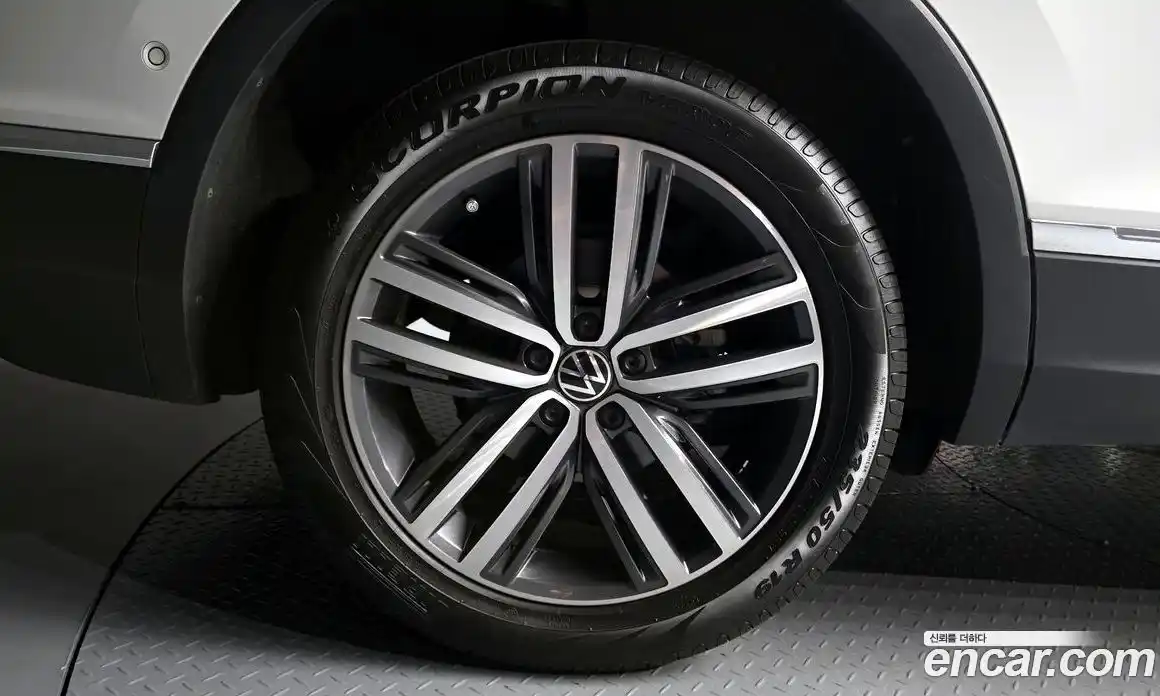 Volkswagen Tiguan 2024 2.0 гидро в Москве № 1765026, фото 5