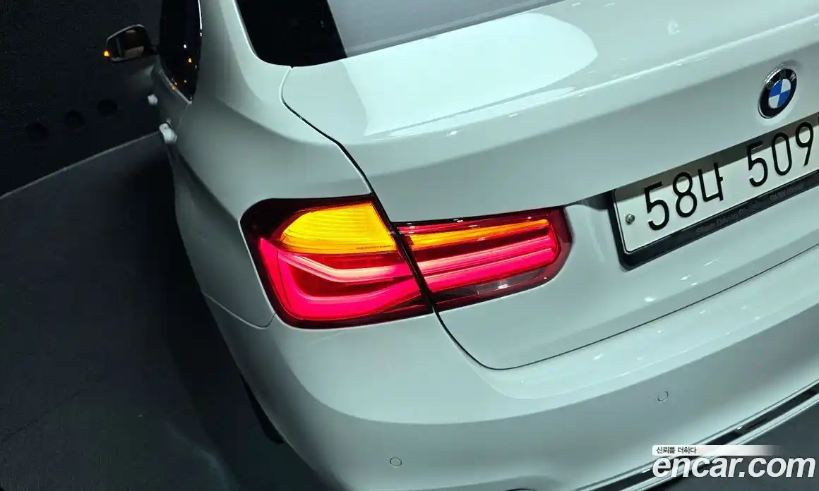 BMW 3-Series 2017 2.0 гидро в Москве № 1832008, фото 9