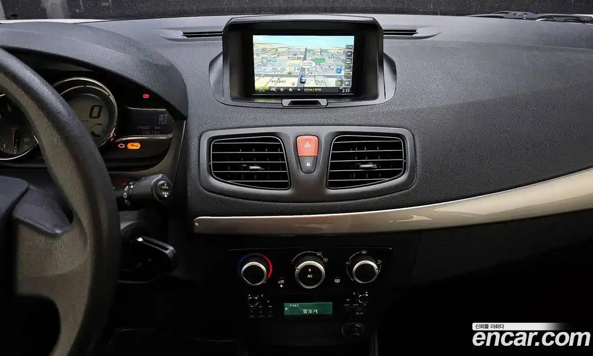 Renault SM3 2015 1.6 гидро в Москве № 1835046, фото 14