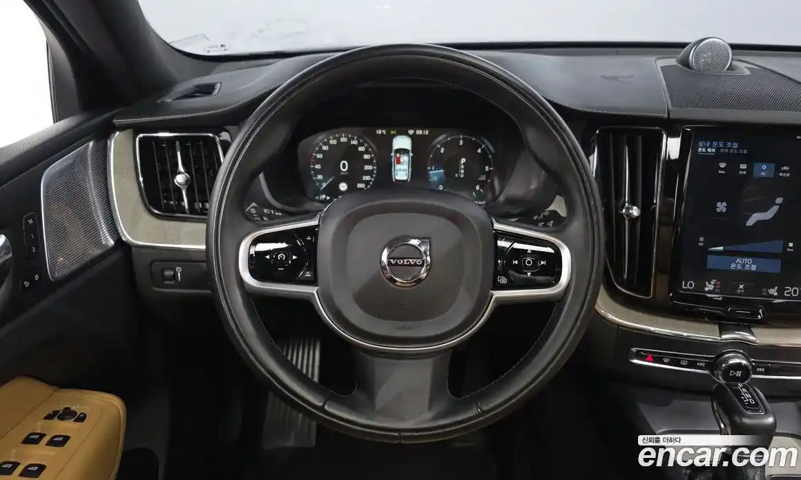 Volvo XC60 2018 2.0 гидро в Москве № 1836859, фото 19