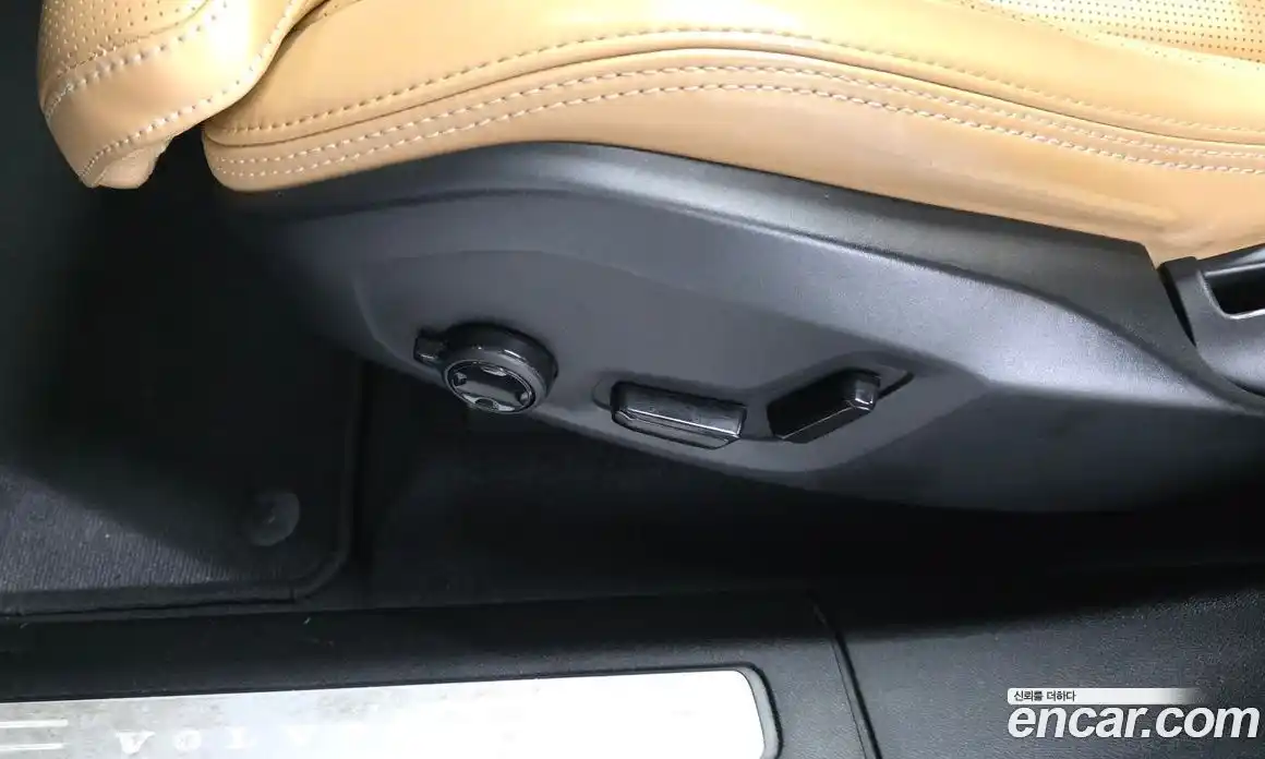 Volvo XC60 2018 2.0 гидро в Москве № 1836859, фото 34