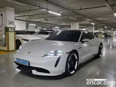 Porsche Taycan, 2022