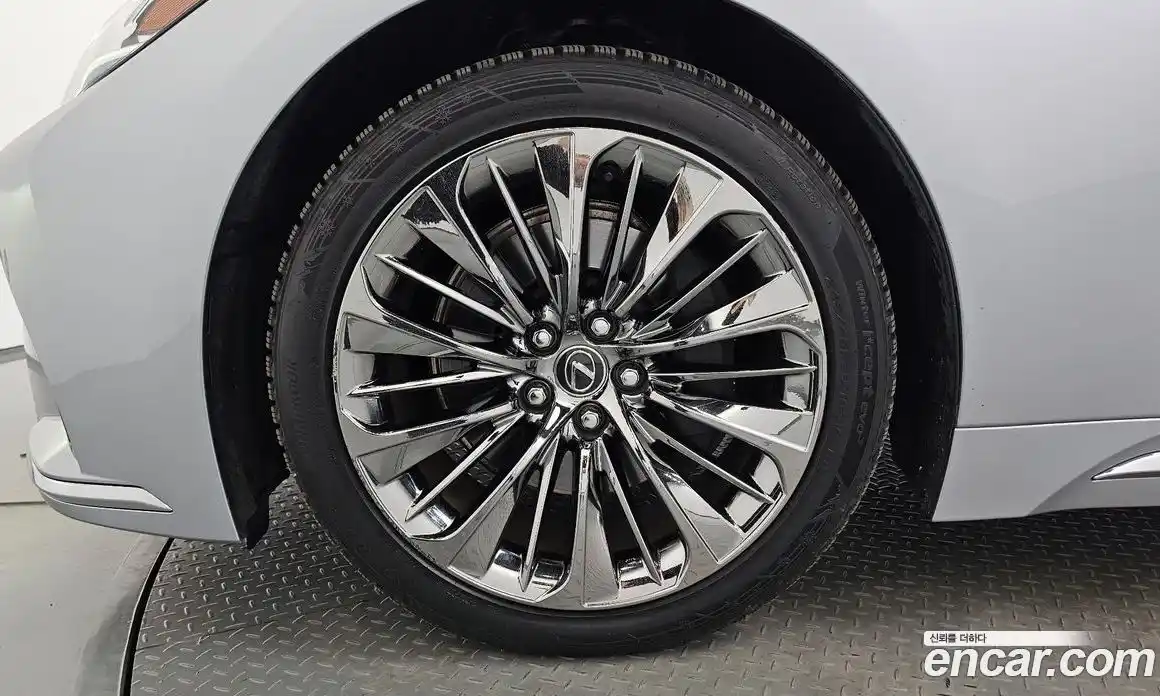 Lexus LS 2023 3.4 гидро в Москве № 1837919, фото 4