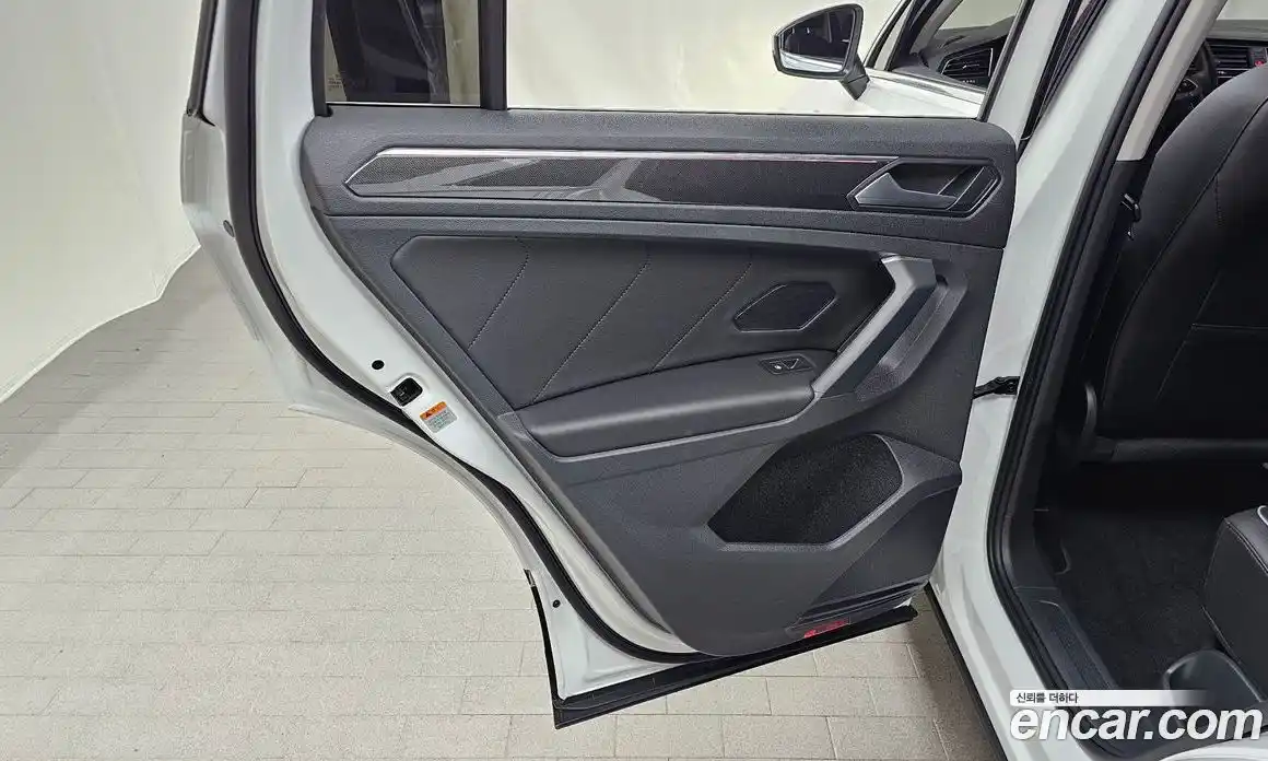 Volkswagen Tiguan 2022 2.0 гидро в Москве № 1838041, фото 15