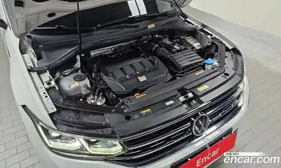 Volkswagen Tiguan 2022 2.0 гидро в Москве № 1838041, миниатюра 6