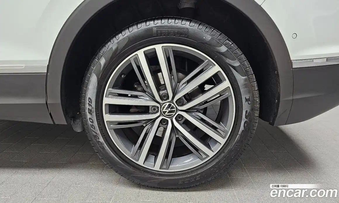 Volkswagen Tiguan 2022 2.0 гидро в Москве № 1838041, фото 7