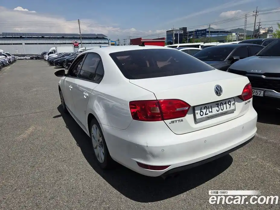 Volkswagen Jetta 2013 2.0 гидро в Москве № 1838166, фото 3
