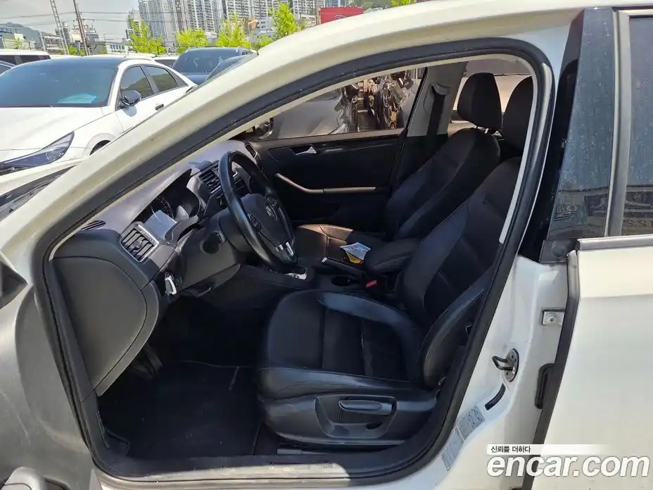 Volkswagen Jetta 2013 2.0 гидро в Москве № 1838166, фото 4