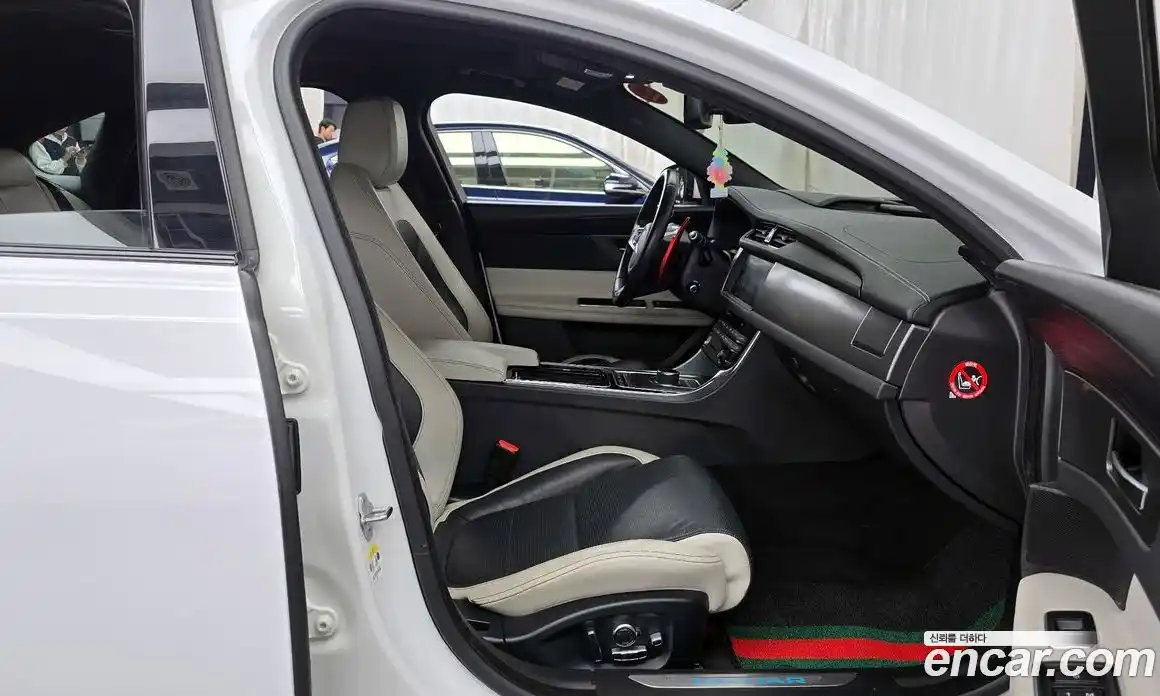 Jaguar XF 2017 3.0 гидро в Москве № 1840467, фото 11
