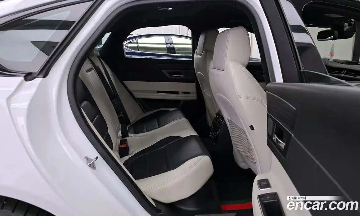 Jaguar XF 2017 3.0 гидро в Москве № 1840467, фото 12