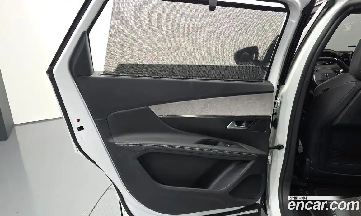 Peugeot 5008 2022 1.5 гидро в Москве, фото 15