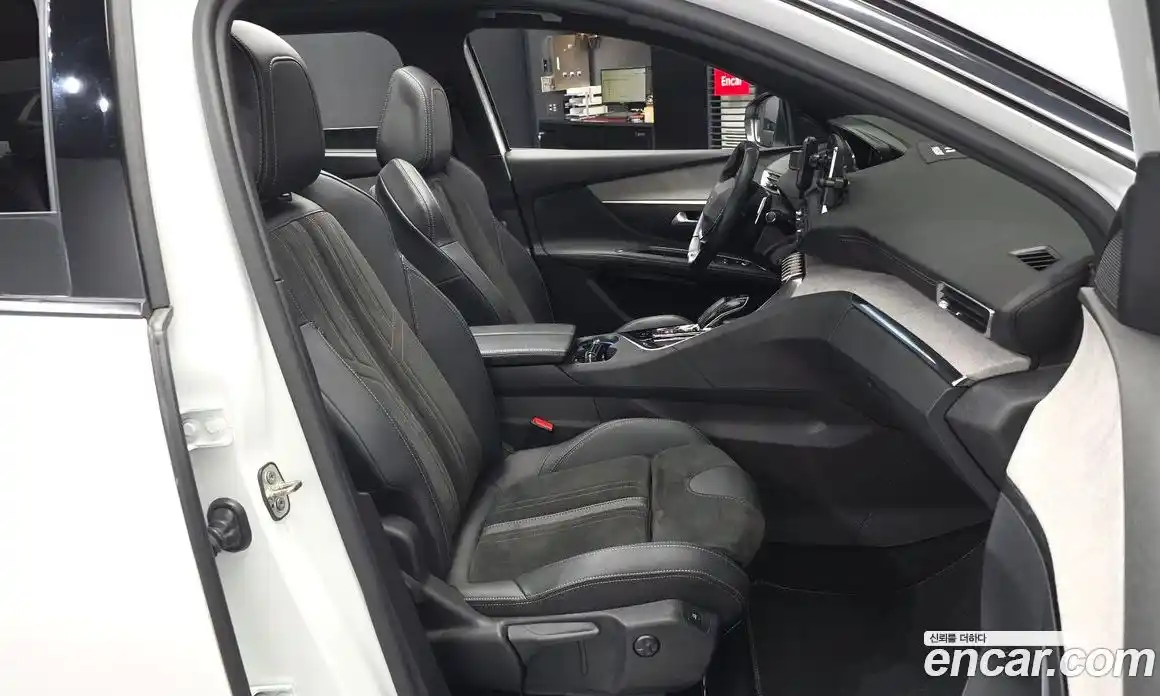 Peugeot 5008 2022 1.5 гидро в Москве, фото 17