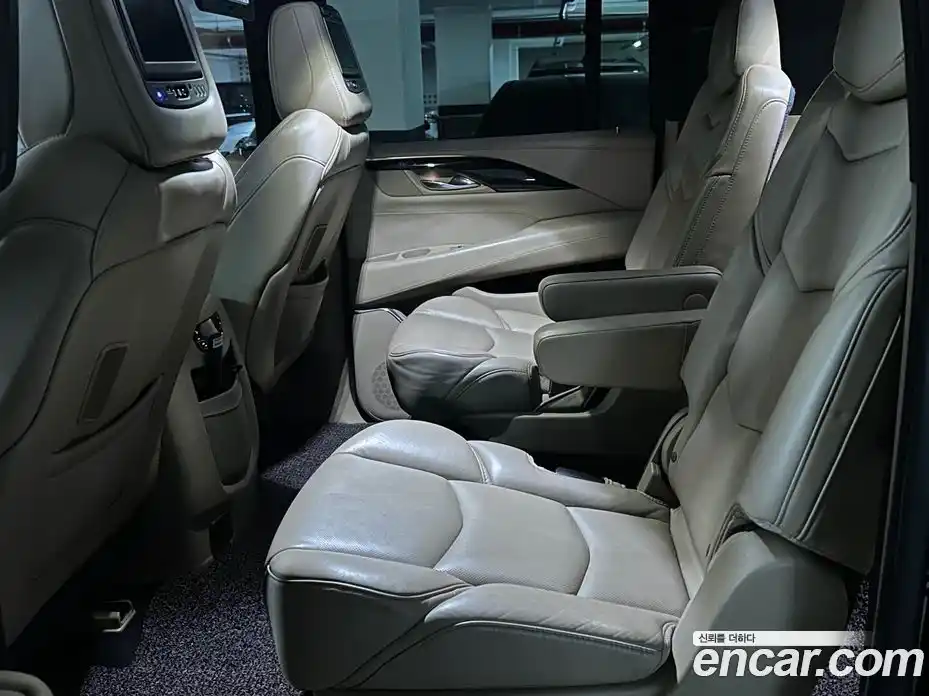Cadillac Escalade 2018 6.2 гидро в Москве № 1842511, фото 10