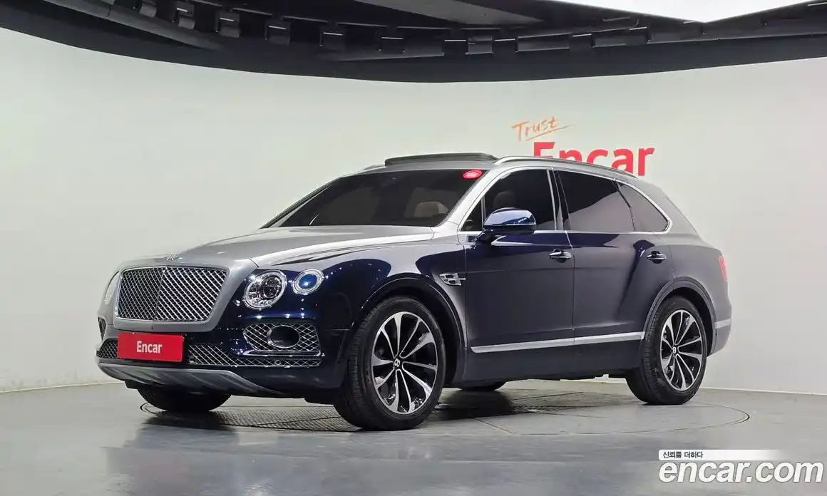 Bentley Bentayga 2017 6.0 гидро, фото 1