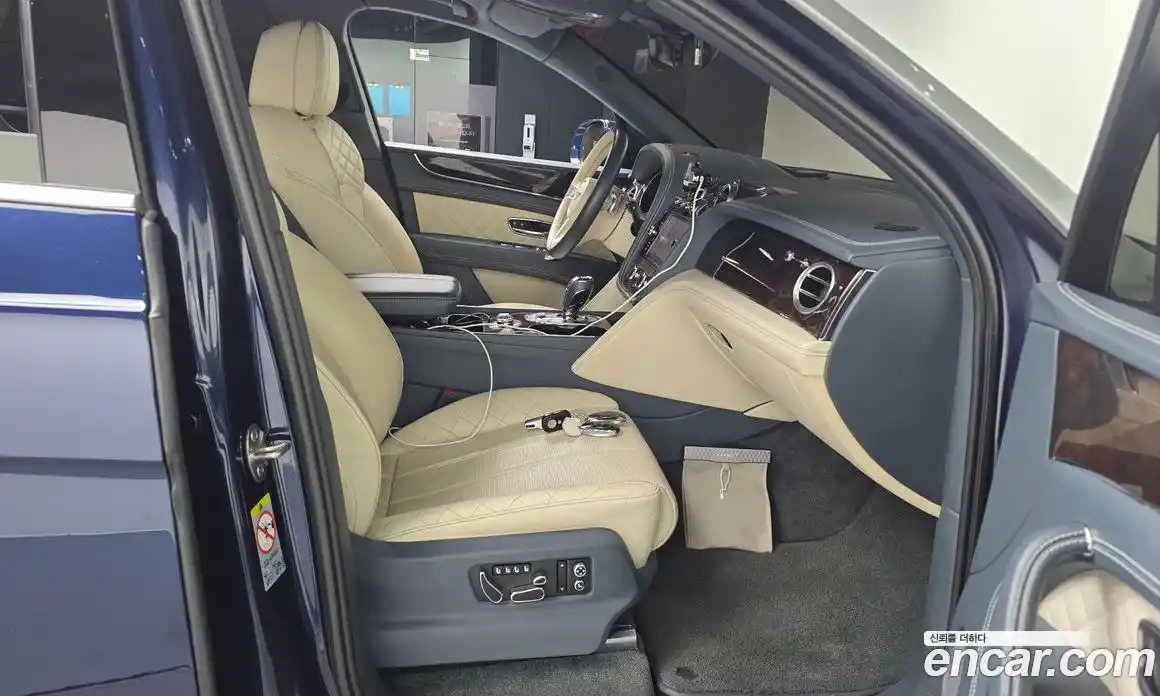 Bentley Bentayga 2017 6.0 гидро, фото 11
