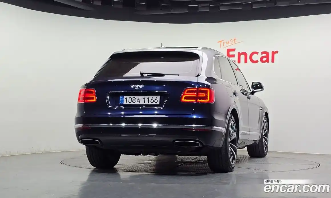 Bentley Bentayga 2017 6.0 гидро, фото 4