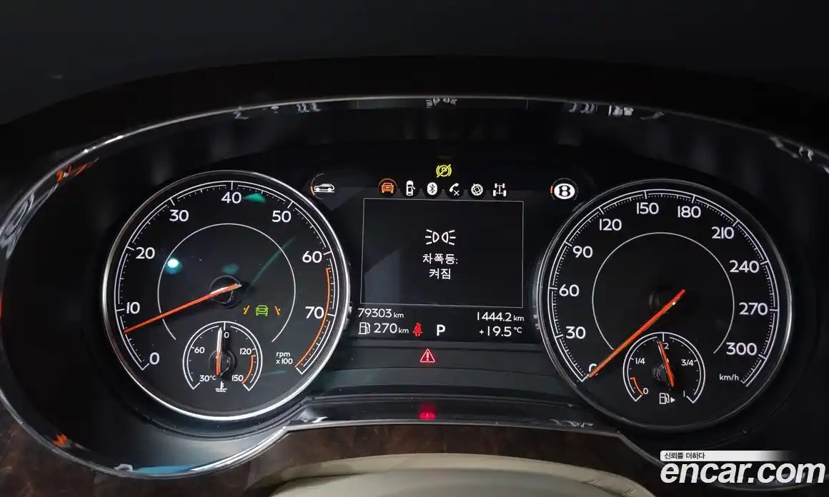 Bentley Bentayga 2017 6.0 гидро, фото 8