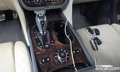 Bentley Bentayga 2017 6.0 гидро, миниатюра 9