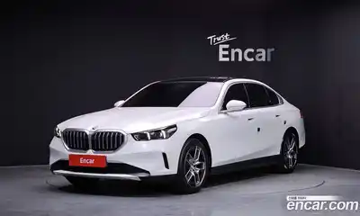 BMW 5-Series, 2025