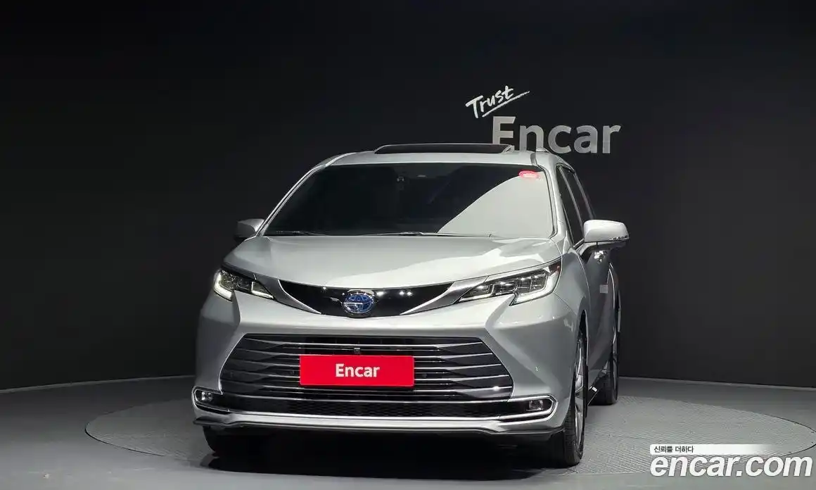 Toyota Sienna 2025 2.5 гидро в Москве № 232836, фото 3