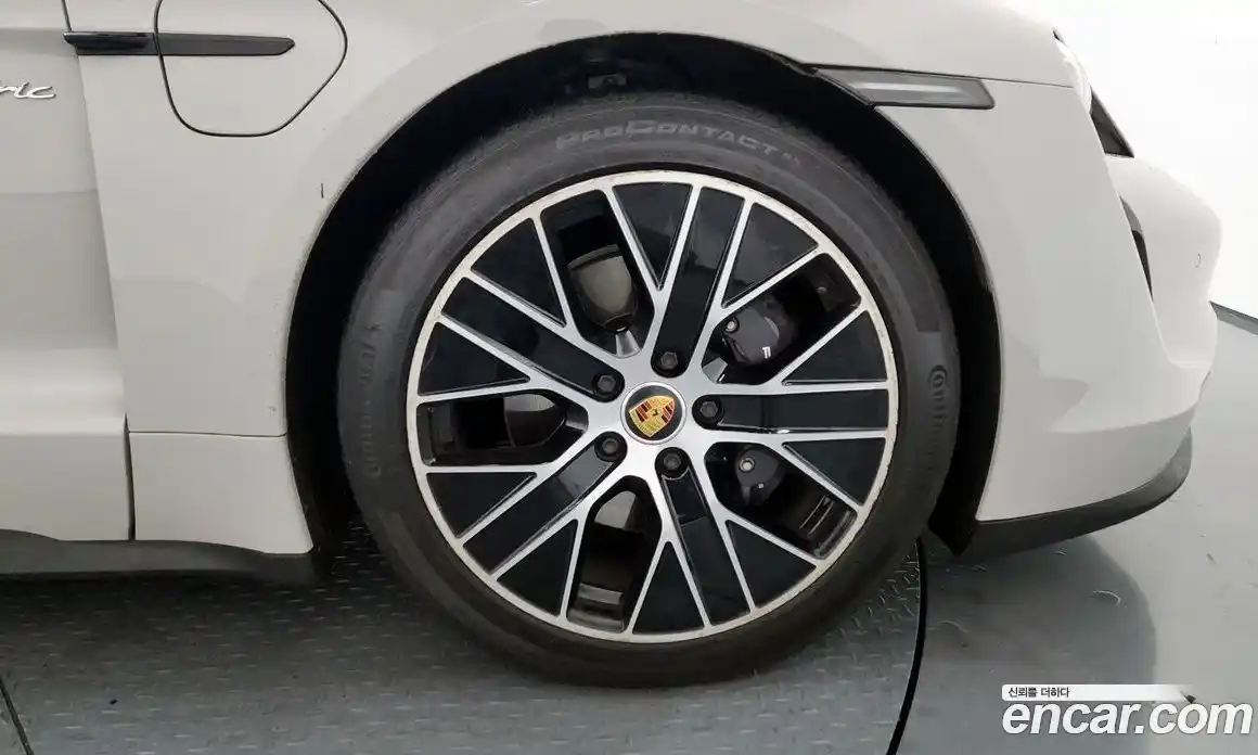 Porsche Taycan 2022 0.1 гидро в Москве № 824239, фото 5