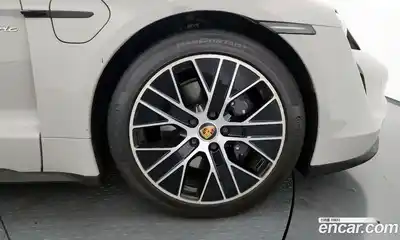 Porsche Taycan 2022 0.1 гидро в Москве № 824239, миниатюра 5