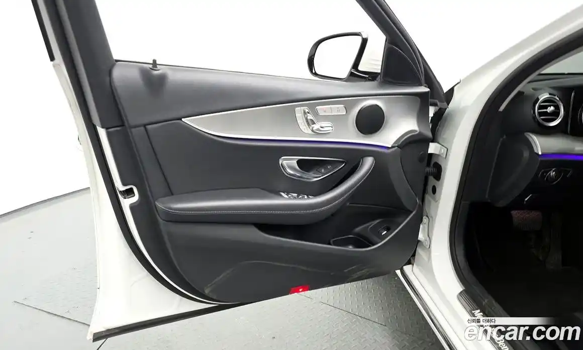 Mercedes-Benz E-Class 2018 2.0 гидро в Москве № 1322293, фото 27