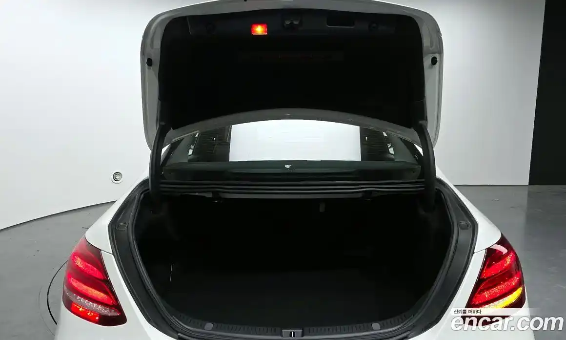 Mercedes-Benz E-Class 2018 2.0 гидро в Москве № 1322293, фото 29