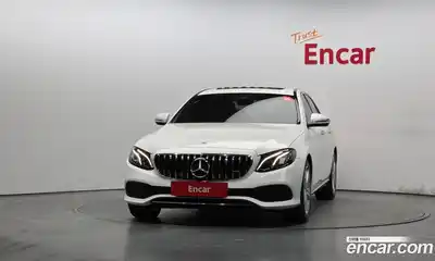 Mercedes-Benz E-Class 2018 2.0 гидро в Москве № 1322293, миниатюра 3