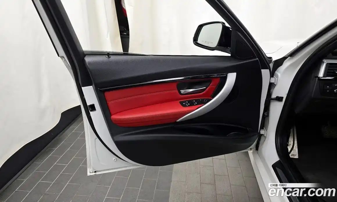 BMW 3-Series 2017 2.0 гидро, фото 14