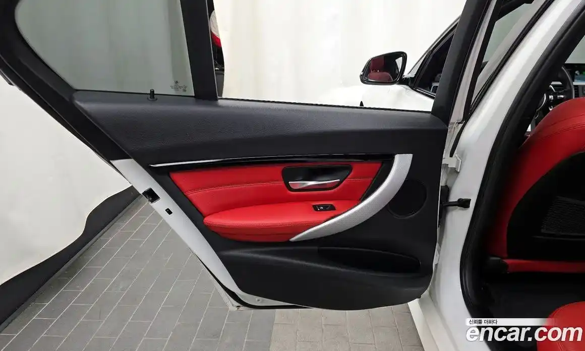BMW 3-Series 2017 2.0 гидро, фото 15