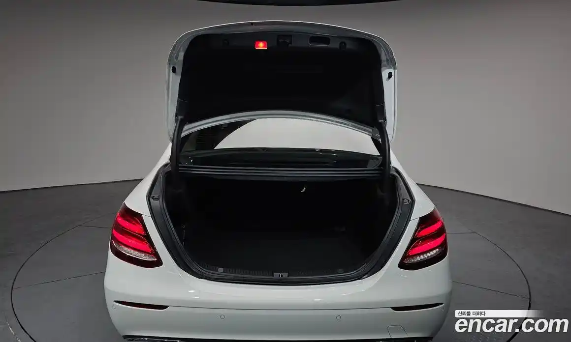 Mercedes-Benz E-Class 2017 1.9 гидро в Москве № 1348061, фото 25