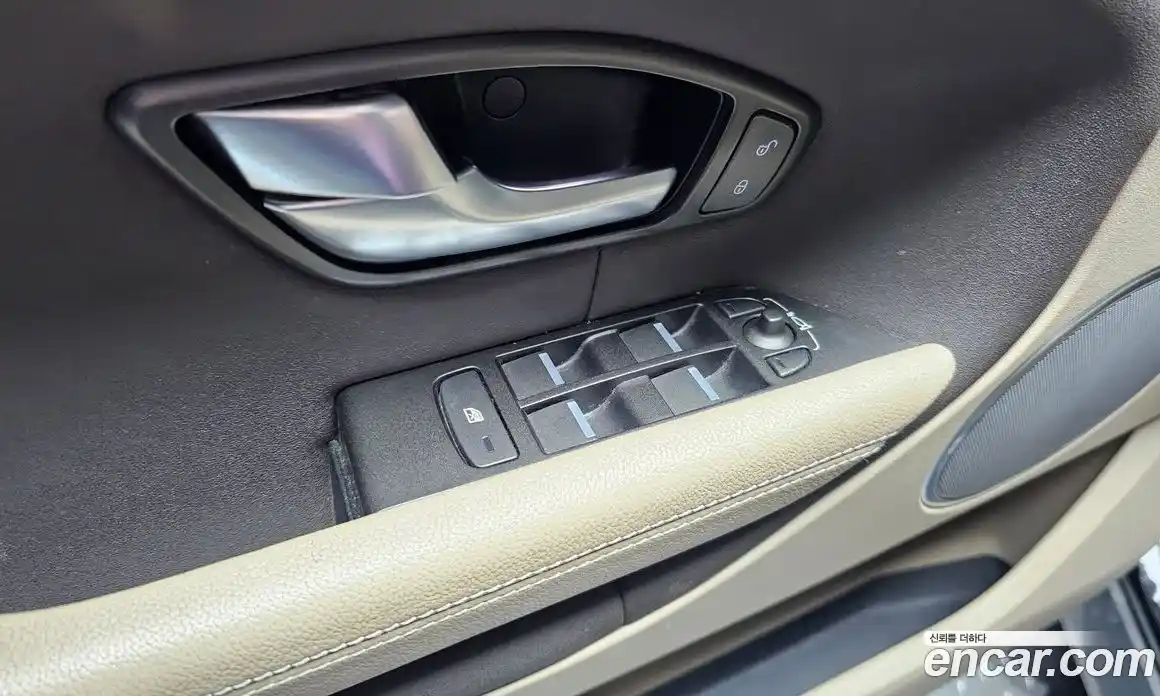 Land Rover Range-Rover Evoque 2018 2.0 гидро в Москве № 1349308, фото 24