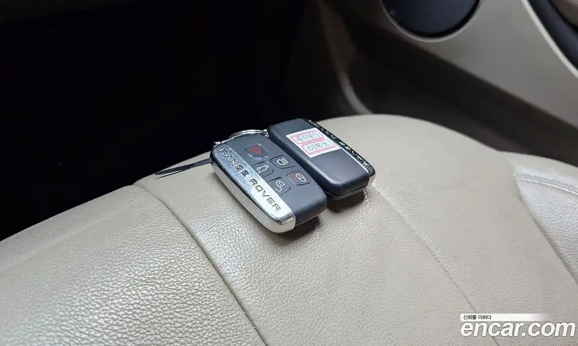 Land Rover Range-Rover Evoque 2018 2.0 гидро в Москве № 1349308, фото 25