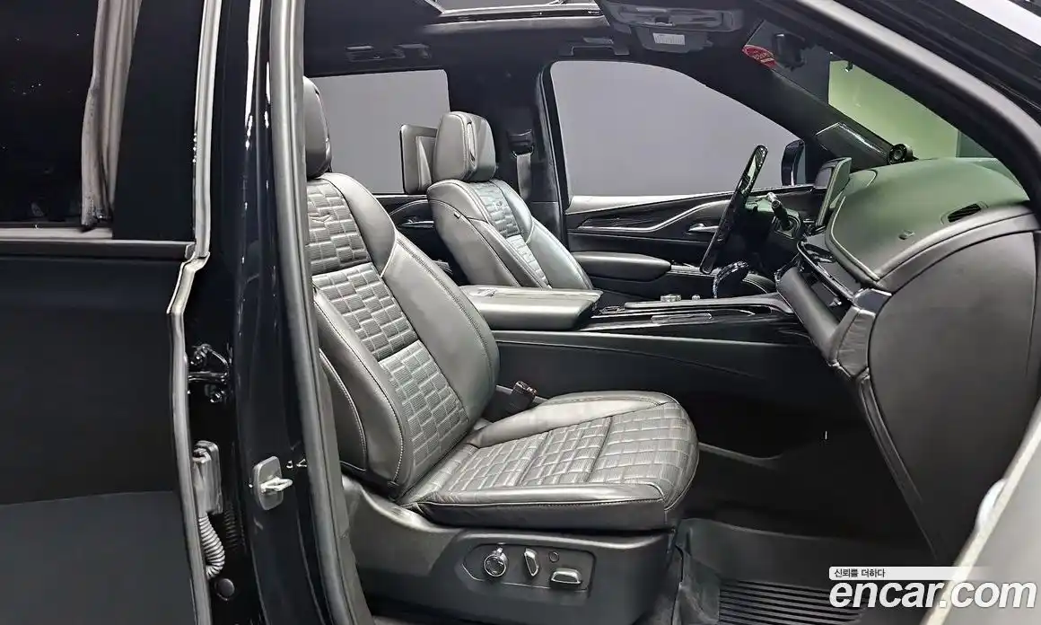 Cadillac Escalade 2023 6.2 гидро в Москве № 1351311, фото 16
