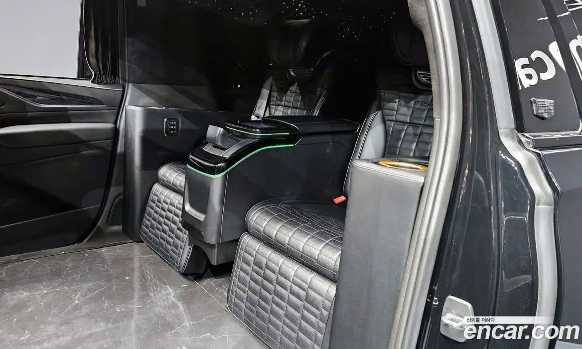 Cadillac Escalade 2023 6.2 гидро в Москве № 1351311, фото 18