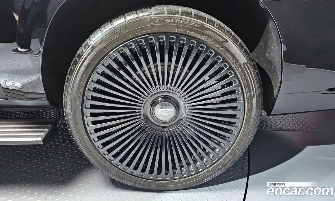 Cadillac Escalade 2023 6.2 гидро в Москве № 1351311, фото 7