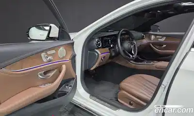 Mercedes-Benz E-Class 2022 2.0 гидро в Москве № 1403505, миниатюра 12