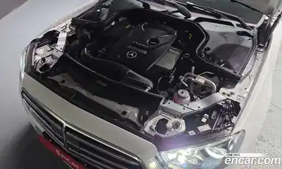Mercedes-Benz E-Class 2022 2.0 гидро в Москве № 1403505, миниатюра 5