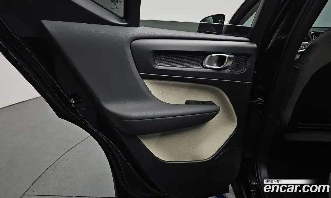 Volvo XC40 2024 2.0 гидро в Москве № 1404600, фото 14