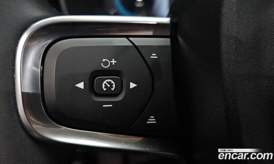 Volvo XC40 2024 2.0 гидро в Москве № 1404600, фото 28