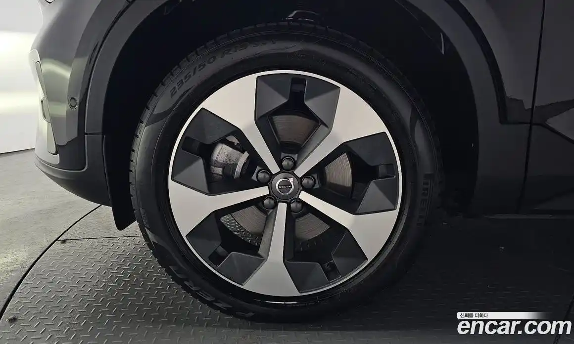Volvo XC40 2024 2.0 гидро в Москве № 1404600, фото 4