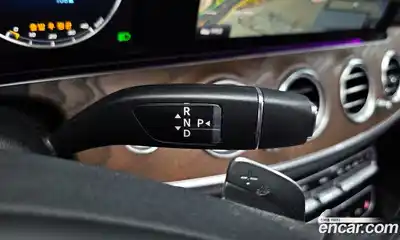 Mercedes-Benz E-Class 2018 2.0 гидро в Москве № 1422157, миниатюра 12
