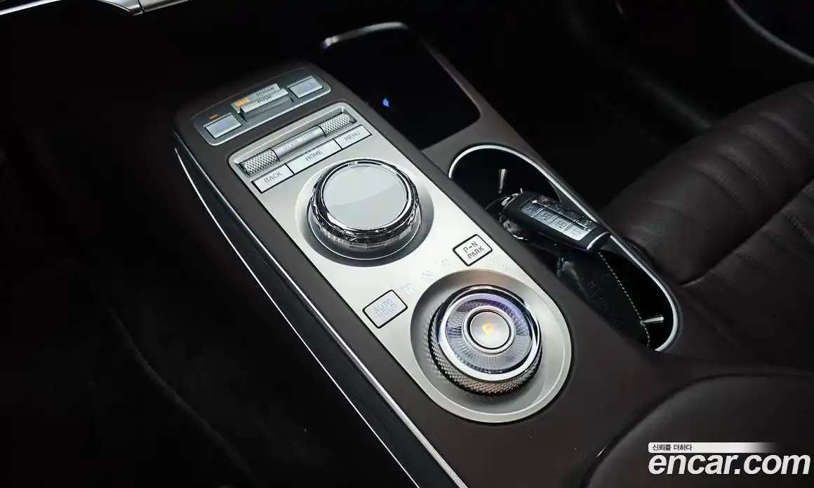Genesis GV70 2024 2.5 гидро в Москве № 1538903, фото 12