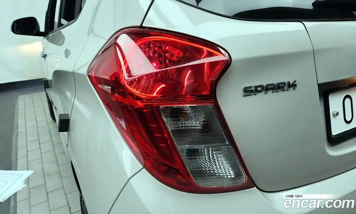 Chevrolet Spark 2017 1.0 гидро в Москве № 1541194, фото 9