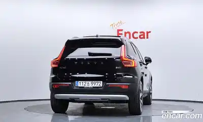 Volvo XC40 2023 2.0 гидро в Москве № 1546775, миниатюра 4